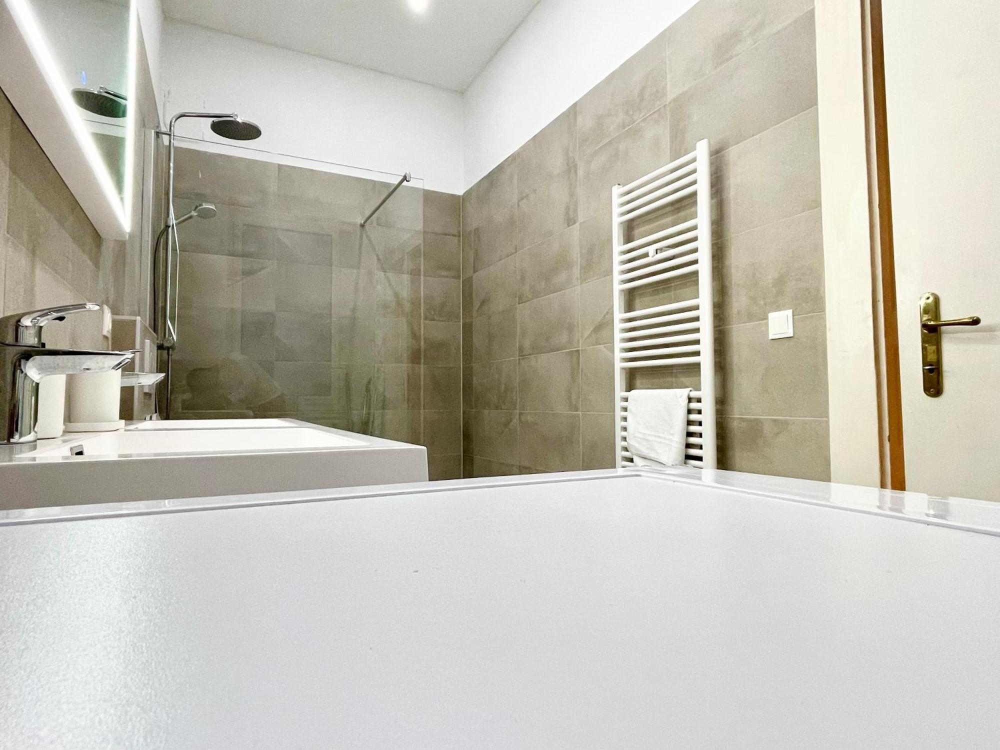 Luxury Apartment At Famous Vienna Kutschkermarkt Экстерьер фото